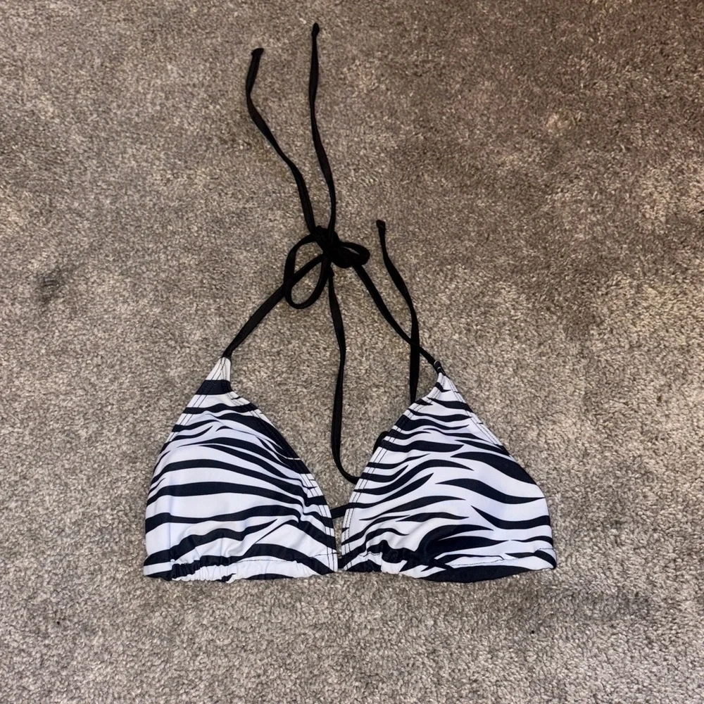 Amazon Black and White Zebra triangle bikini top size small adjustable